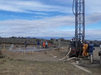 Santa Cruz avanza con obras en la Laguna Azul