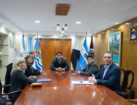 noticiaspuertosantacruz.com.ar - Imagen extraida de: https://noticias.santacruz.gob.ar/gestion/gobierno/item/30174-vidal-firmo-un-convenio-con-la-universidad-nacional-de-la-patagonia-austral