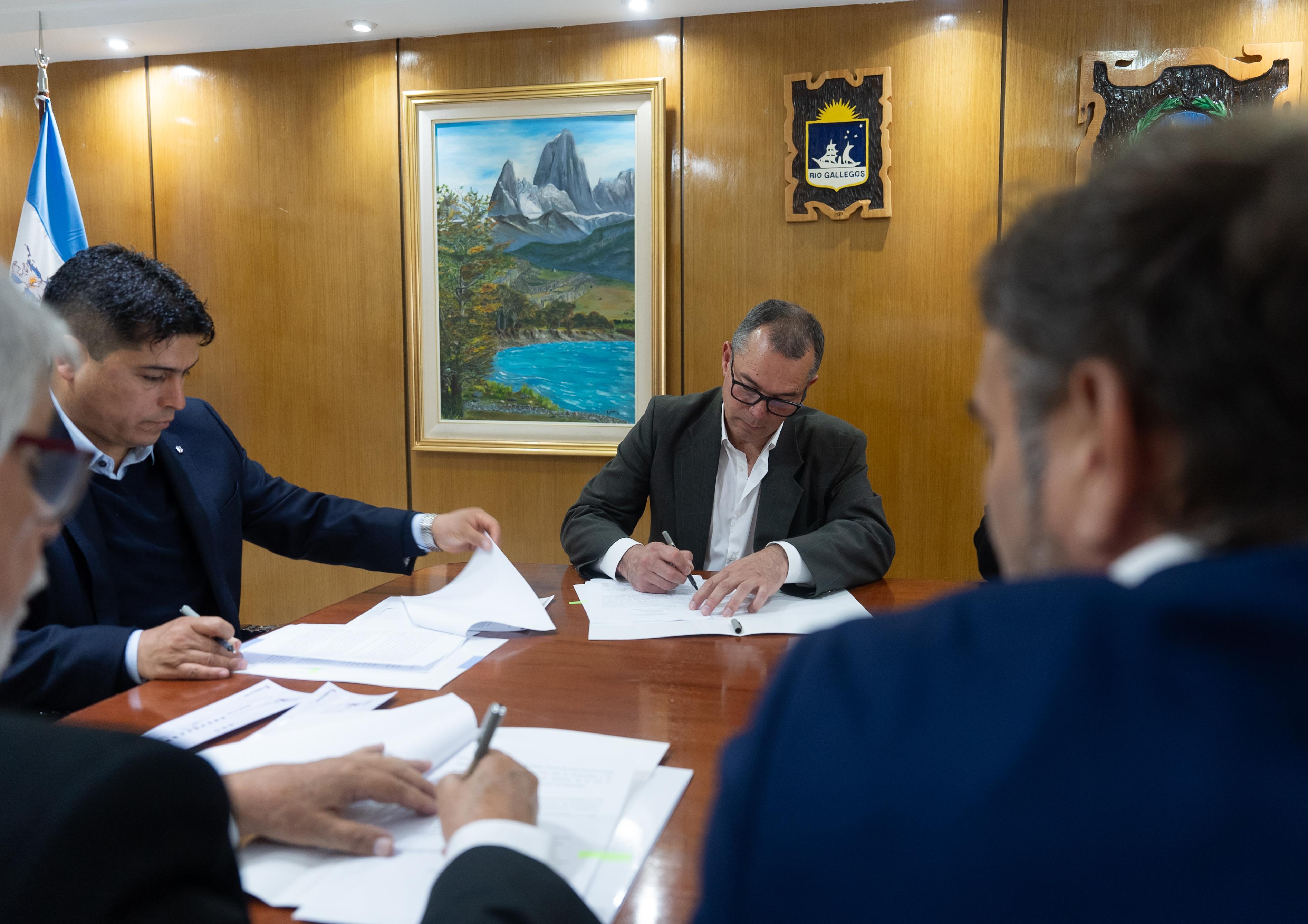 Santa Cruz concreta un avance decisivo en conectividad aérea con la creación de un hub de vuelos regionales