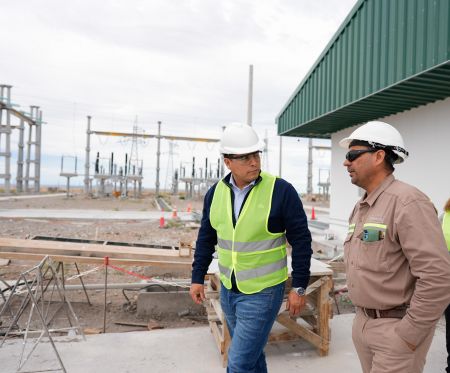 Vidal supervisó la interconexión eléctrica en El Pluma: "Nosotros estamos haciendo lo que otros dejaron abandonado"