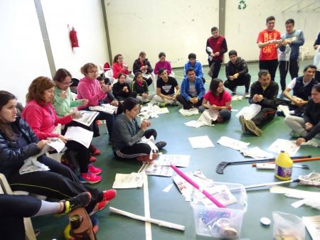 Más de 50 profesores y líderes deportivos participaron de los talleres de Korfball y Juegos Alternativos