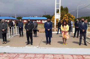 Se entregó camioneta equipada a la policía de Puerto Santa Cruz