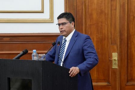 Claudio Vidal: “No recuerdo un hecho como este, con la presencia de 14 operadoras hidrocarburiferas en Santa Cruz”