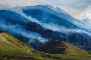 Brigadistas del Plan Nacional del Manejo del Fuego trabaja en Lago Posadas