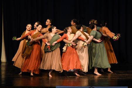 La Escuela Provincial de Danzas brilló con dos espectáculos en el Centro Polivalente de Arte