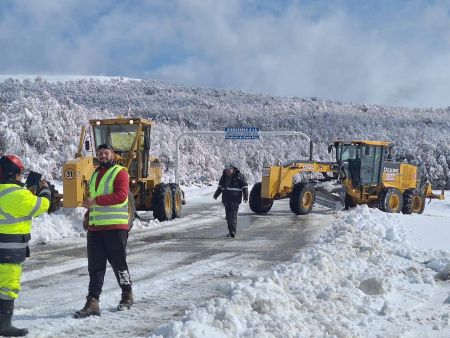 Cuenca Carbonífera: Vialidad Provincial respondió con rapidez ante la nevada y garantizó la circulación