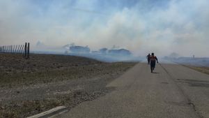 Se controló el incendio sobre pastizales en Río Gallegos y se dispuso guardia de cenizas