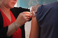 Vacuna contra la fiebre amarilla para quienes viajen a áreas de riesgo o países que la exijan