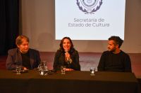 Lucia Salinas presentó su libro y documental “Fronteras” en el Complejo Cultural Santa Cruz