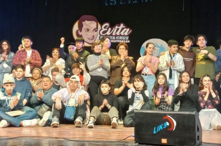 Se realizó el encuentro cultural de los Juegos Evita en Puerto Santa Cruz