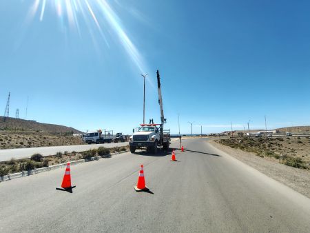Trabajos de iluminación en distintos sectores de Caleta Olivia