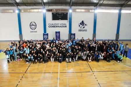 Deportistas Santacruceños partieron a los Juegos Epade 2026.
