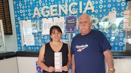 María y su papá Romero en la Agencia 106.