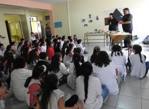 Alumnos de la EPP 70 recibieron charla sobre la comunidad tehuelche de ayer y de hoy