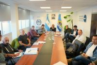 Reunión de trabajo para la actividad turística en Lago del Desierto.