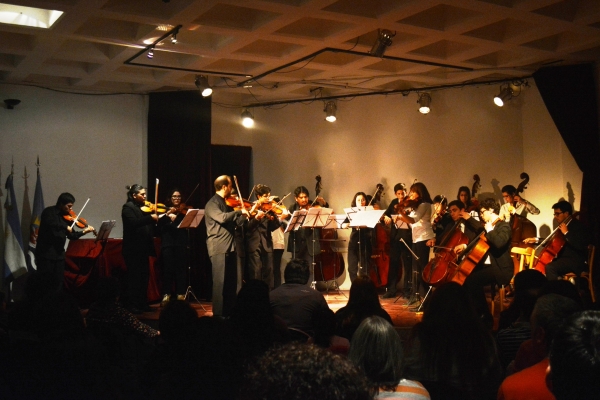 La orquesta del barrio se presentó en el Complejo Cultural
