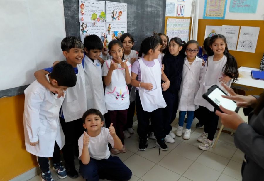 Educaci&oacute;n fortalece la alfabetizaci&oacute;n en Caleta Olivia con nuevas jornadas y entrega de recursos