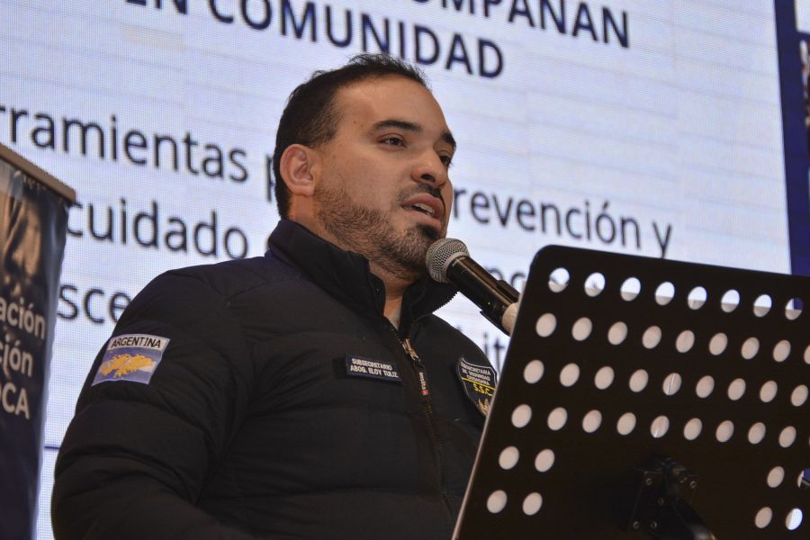 Educaci&oacute;n y Seguridad fortalecen el abordaje del bullying y grooming con la gu&iacute;a interministerial