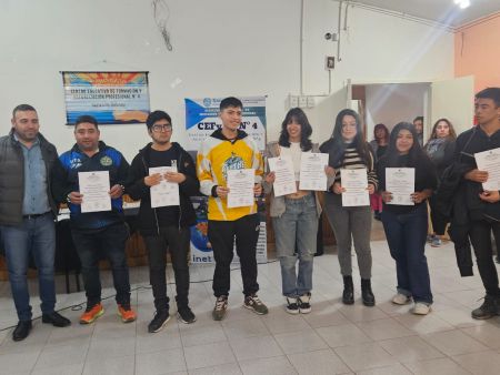 Educación entregó más de 150 certificados de formación profesional en Caleta Olivia