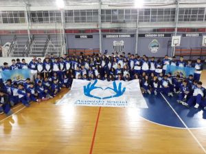 Vessvessian acompañó a jóvenes deportistas que representarán a Santa Cruz en los Juegos EPaDe 2018