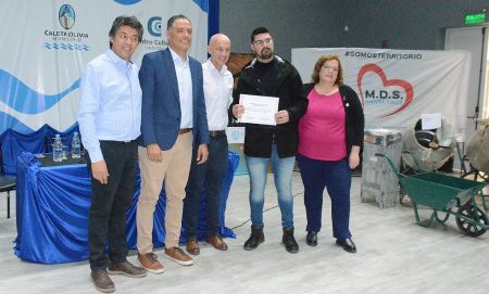 Se entregaron fortalecimientos a emprendedorxs socioproductivos de Caleta Olivia