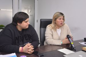 Soledad Boggio y María Belén Barcia, autoridades de la Subsecretaría de Gobierno y Asuntos Registrales.  