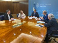 El encuentro se concretó en la sede el Ministerio de Economía de Nación. 