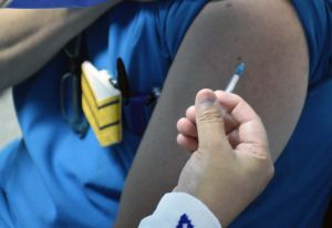 Vacunar para prevenir: Hasta el momento se otorgaron más de mil doscientos turnos