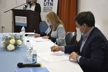 Firmaron convenios con Municipios para implementar el Programa Potenciar Trabajo