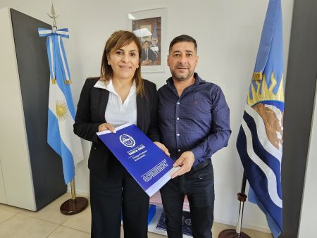 Educación firmó un convenio con la Comisión de Fomento de Koluel Kayke