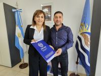 Educación firmó un convenio con la Comisión de Fomento de Koluel Kayke