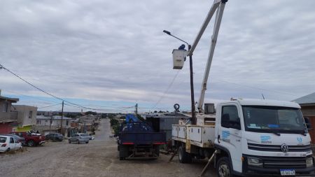 Servicios Públicos realiza trabajos integrales en energía y agua en el Distrito Puerto Deseado