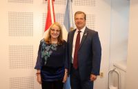 Alicia se reunió con el embajador de Canadá