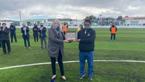 Fuerte inversión social para fortalecer a familias y al deporte en Puerto Santa Cruz