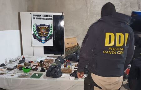 noticiaspuertosantacruz.com.ar - Imagen extraida de: https://noticias.santacruz.gob.ar/gestion/ministerio-de-seguridad/item/31853-cayeron-dos-delincuentes-que-se-dedicaban-a-la-preparacion-y-distribucion-de-droga-en-caleta-olivia