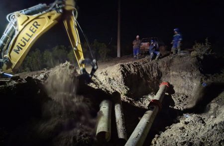 La reparación en el acueducto principal permitió iniciar el proceso para restablecer el servicio de agua potable.