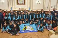 Alumnos de la EPP N°12 de Perito Moreno visitaron el Salón Blanco