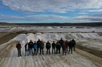 Vialidad Provincial supervisó la cosecha de sal destinada al Plan Invernal