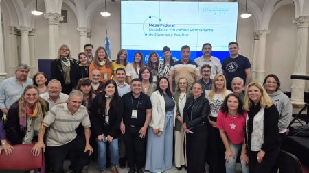 Santa Cruz participó de la Mesa Federal de Educación Permanente de Jóvenes y Adultos