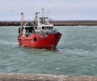 El buque Viernes Santos volvió a operar en Puerto Deseado
