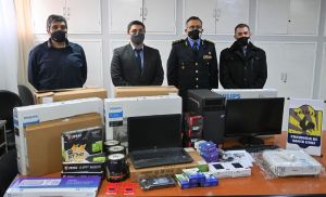 Se entregó equipamiento informático para la División Apoyo Tecnológico