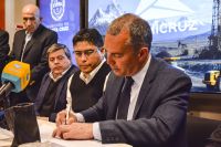 Daniel Álvarez en la apertura de licitación 006/2025 de áreas petroleras. 