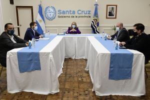 Alicia encabezó una mesa de diálogo con intendentes de localidades de Santa Cruz