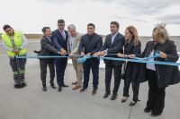 Claudio Vidal encabezó el acto de inauguración de la flamante pista del Aeropuerto de Río Gallegos