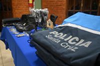 Los Antiguos recibió uniformes para todas las áreas policiales y de seguridad