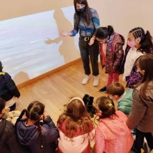 El MAEM realiza visita guiadas de la muestra “Valientes, una historia de Mujeres”