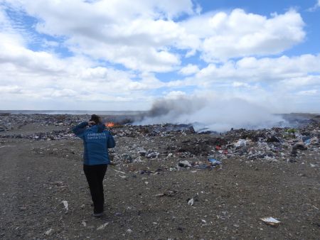 Ambiente intervino para reforzar acciones preventivas y evitar focos ígneos en el basural de Río Gallegos