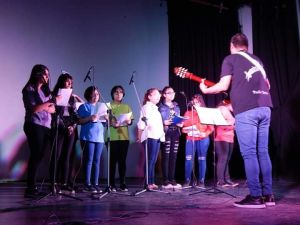 El Coro de Zona Norte participó de la Feria del Libro de Pico Truncado