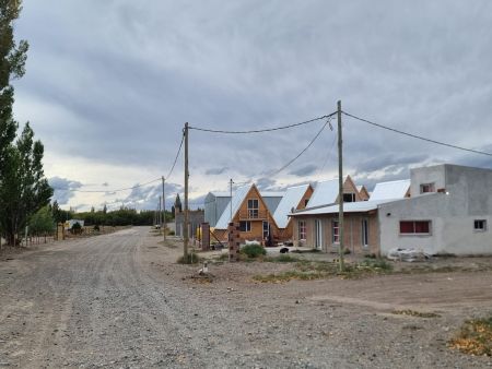 Servicios Públicos amplió redes de energía, agua y cloaca en Perito Moreno