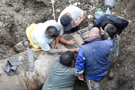 Personal de Servicios Públicos repara el acueducto de Palermo Aike y solicita uso responsable del agua